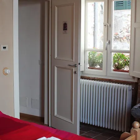 John B .&b. Guest house